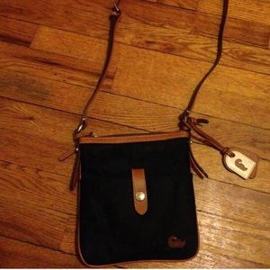 🌺 DOONEY & BOURKE BLACK NYLON CROSSBODY BAG 🌺